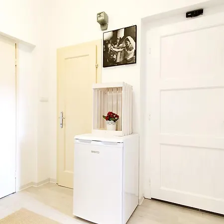 Gallery 66 Apartment